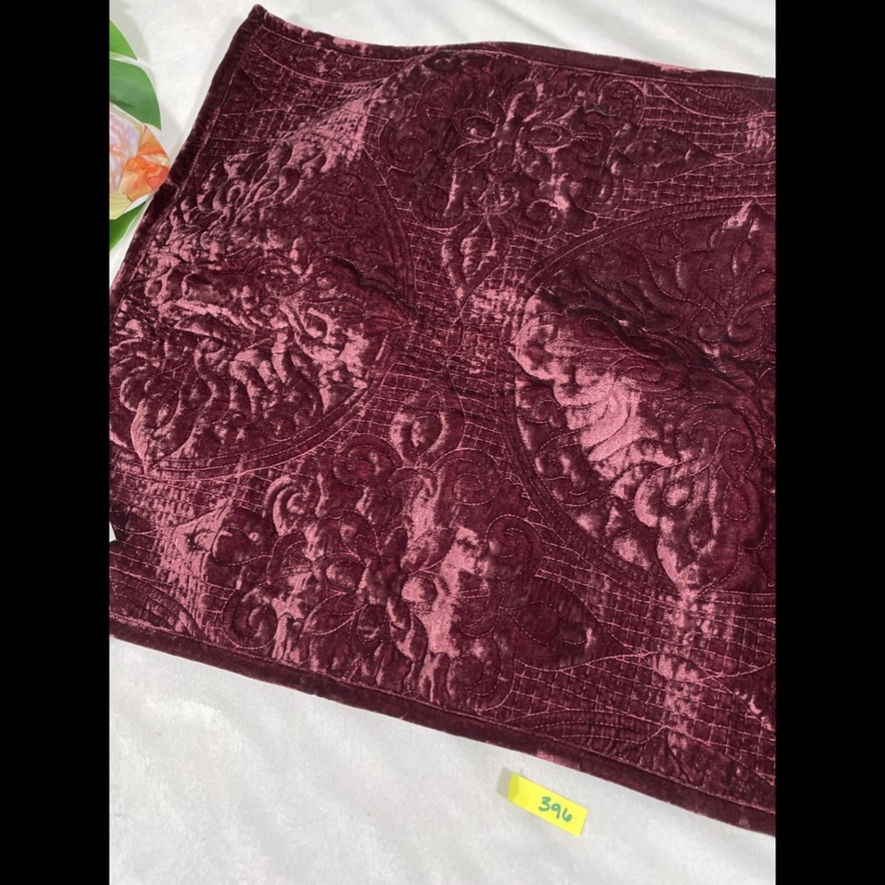 NEW Martha Stewart Medallion Velvet Quit King Sham - Picture 6 of 11